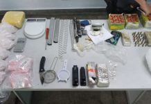 Polícia encontra drogas e munições na casa de homem morto em condomínio