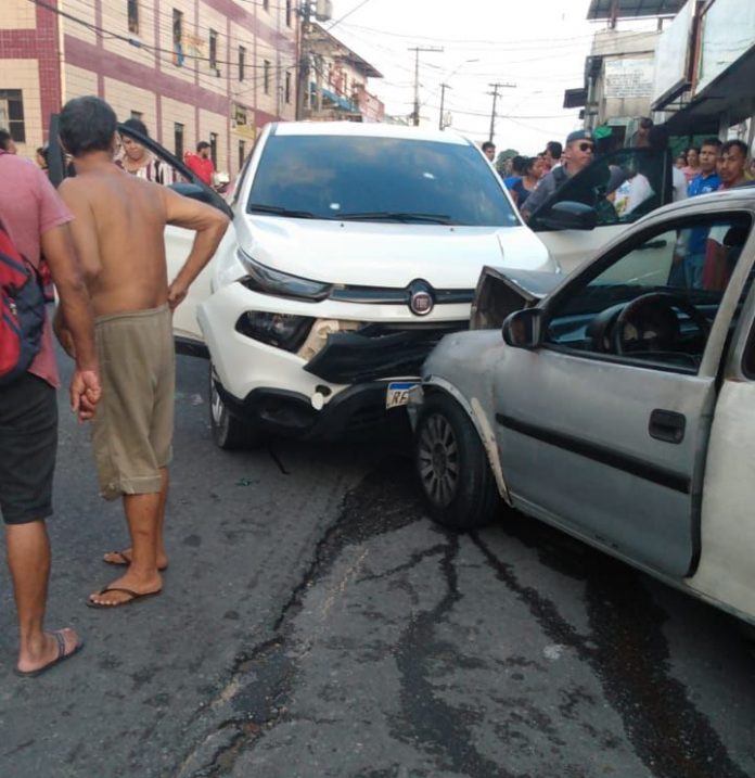 Casal é executado dentro de carro no bairro Jorge Teixeira