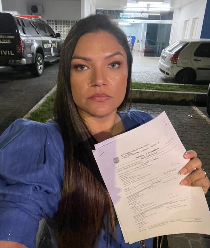 Joana Darc denuncia importunação sexual após ser agredida em restaurante
