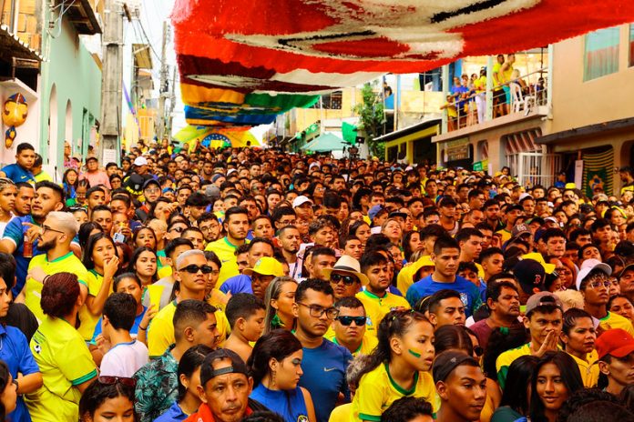 Bairro Alvorada reúne mais de 15 mil torcedores durante jogo do Brasil e Sérvia