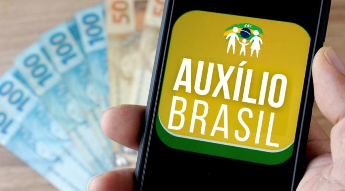 Auxílio Brasil: beneficiários com NIS final 2 recebem pagamento
