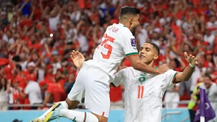 jogadores-de-marrocos-comemoram-apos-gol-sobre-a-belgica-na-copa-do-mundo-1669559782775_v2_750x421 Marrocos derruba favoritismo da Bélgica e assume liderança do Grupo F