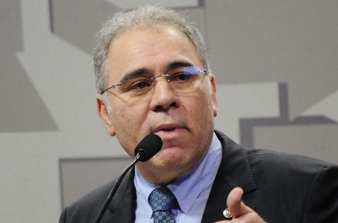 Marcelo Queiroga afirma que contratos atuais já contemplam vacinas atualizadas