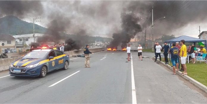 Moraes autoriza atuação da PM para desobstrução de rodovias estaduais e federais