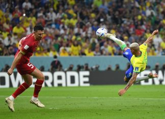 Voleio de Richarlison leva prêmio de gol mais bonito da Copa do Mundo de 2022