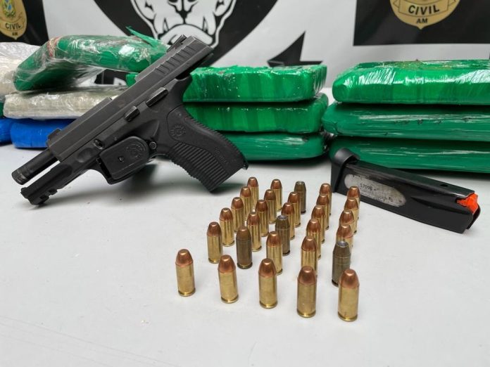 Homem é preso com arma de fogo e pasta base de cocaína avaliada em R$ 450 mil