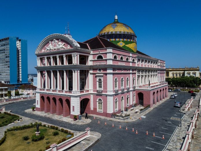 Teatro Amazonas completa 126 anos neste sábado