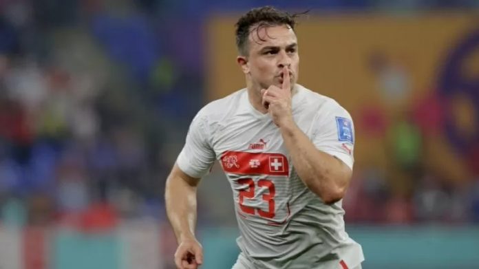 shaqiri-provoca-servios-apos-fazer-o-primeiro-gol-da-suica-1670009712666_v2_750x421 Em partida movimentada, Suíça supera Sérvia e avança na Copa