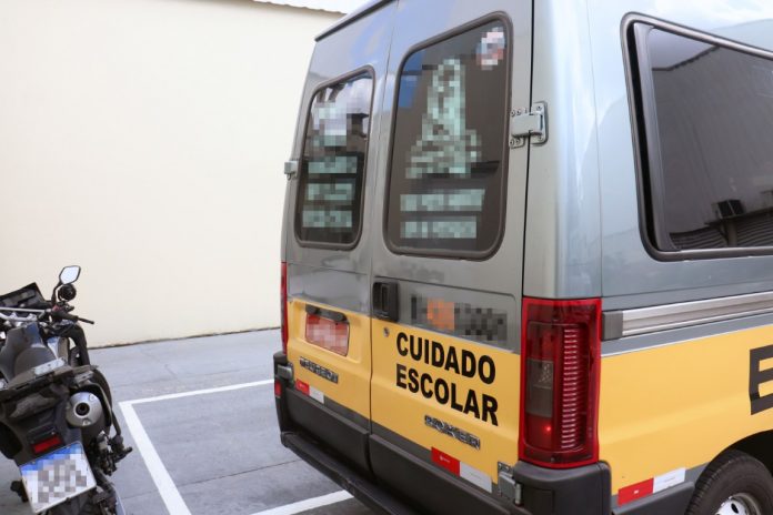 Detran Amazonas alerta os pais na contratação do serviço de transporte escolar