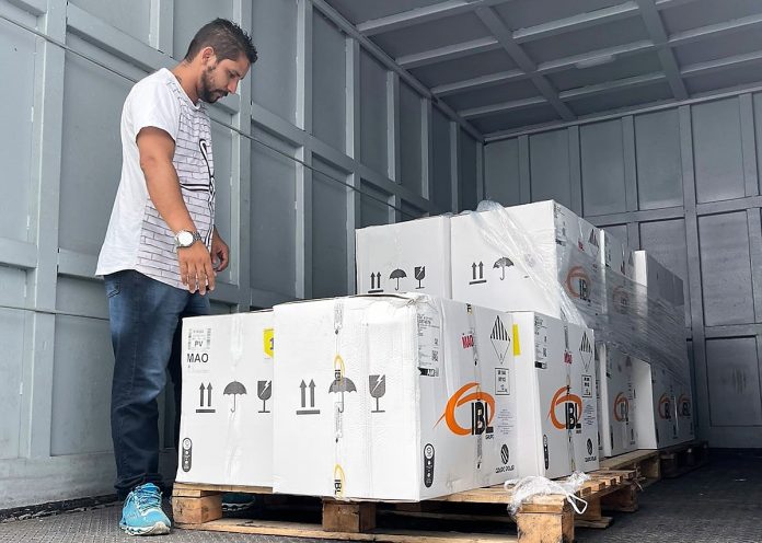 Mais de 64 mil doses de vacina bivalente contra a covid-19 chegam ao Amazonas
