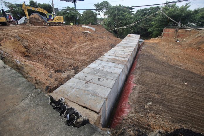 Implantação da primeira linha de tubulação na Djalma Batista é finalizada