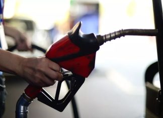 Petrobras anuncia redução de 8,8% no preço do diesel para distribuidoras