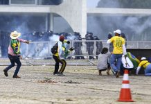 Mais 130 pessoas presas por atos em Brasília são liberadas por Alexandre de Moraes