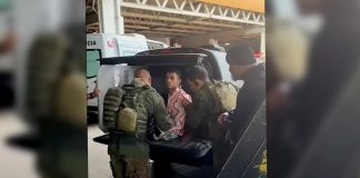 Sequestrador de ônibus é transferido de delegacia para presídio no RJ